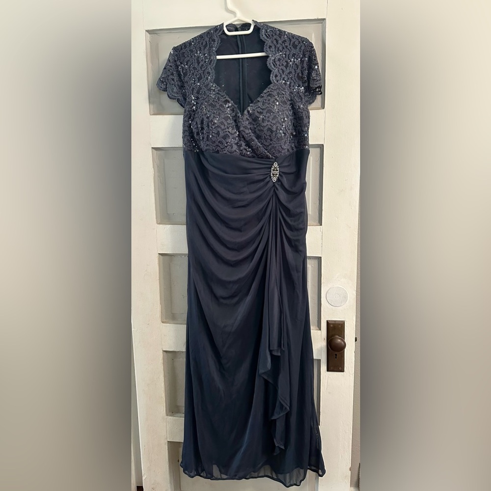 Chic Charcoal Lace Maxi Dress